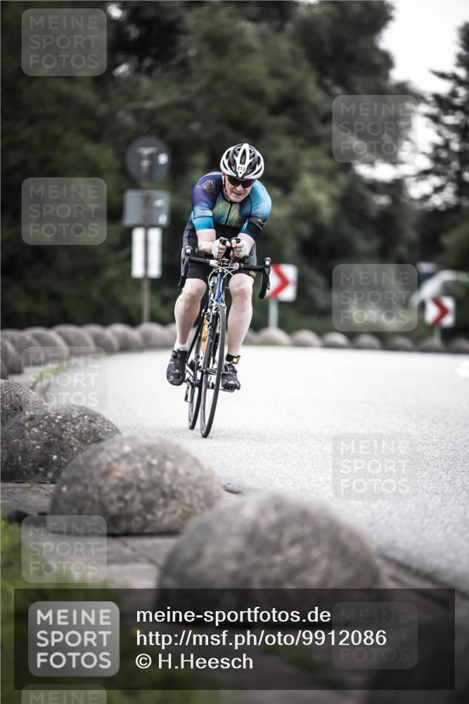 21.06.2026 - 29. Vierlanden-Triathlon H.Heesch http://msf.ph/oto/9912086 21.06.2026 09:49:33 Radfahren 213, 298 meine-sportfotos.de