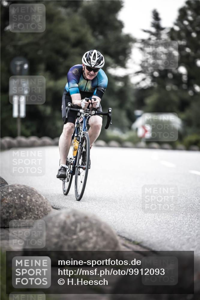 21.06.2026 - 29. Vierlanden-Triathlon H.Heesch http://msf.ph/oto/9912093 21.06.2026 09:49:34 Radfahren 145, 213 meine-sportfotos.de
