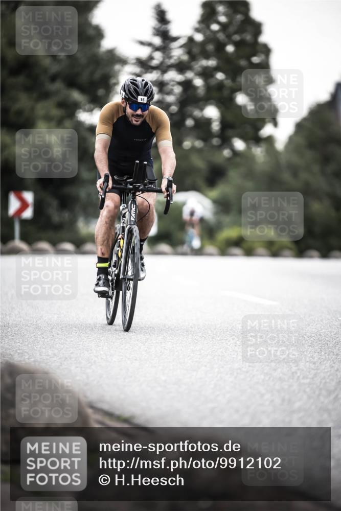21.06.2026 - 29. Vierlanden-Triathlon H.Heesch http://msf.ph/oto/9912102 21.06.2026 09:51:09 Radfahren 15, 244 meine-sportfotos.de