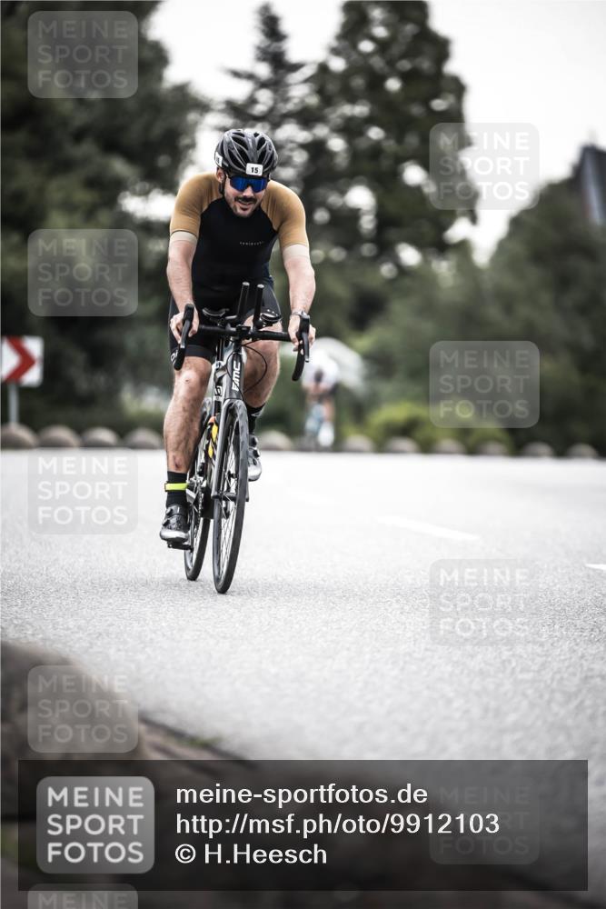 21.06.2026 - 29. Vierlanden-Triathlon H.Heesch http://msf.ph/oto/9912103 21.06.2026 09:51:09 Radfahren 15, 244 meine-sportfotos.de