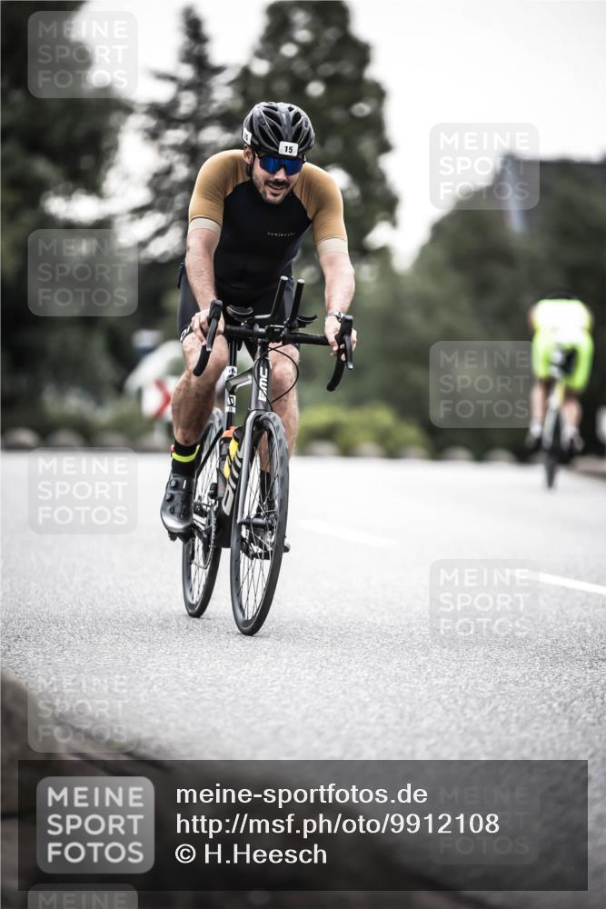 21.06.2026 - 29. Vierlanden-Triathlon H.Heesch http://msf.ph/oto/9912108 21.06.2026 09:51:09 Radfahren 15, 244 meine-sportfotos.de