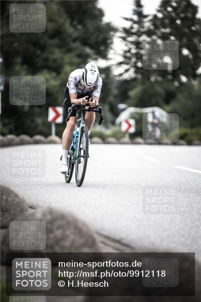 21.06.2026 - 29. Vierlanden-Triathlon H.Heesch http://msf.ph/oto/9912118 21.06.2026 09:51:15 Radfahren 41, 42, 228, 244 meine-sportfotos.de