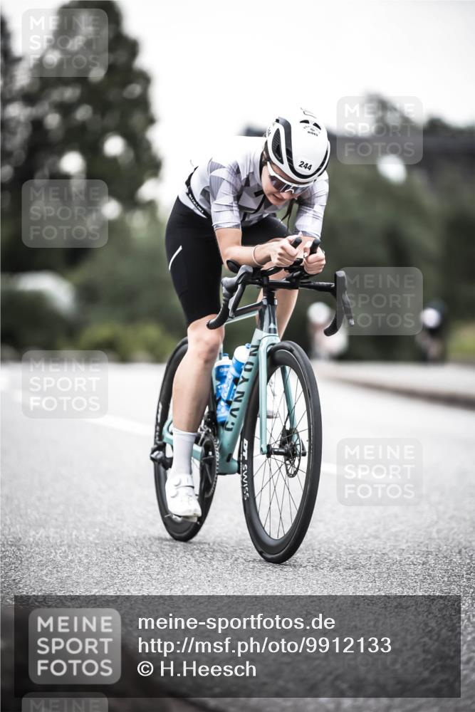 21.06.2026 - 29. Vierlanden-Triathlon H.Heesch http://msf.ph/oto/9912133 21.06.2026 09:51:16 Radfahren 32, 41, 42, 228, 244 meine-sportfotos.de