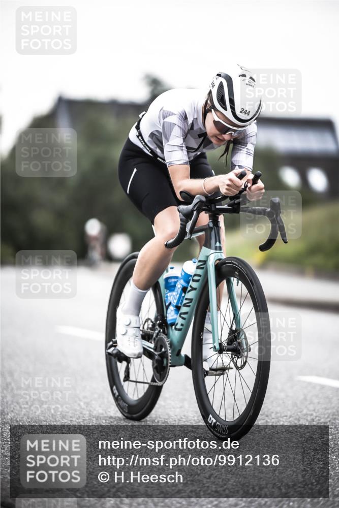 21.06.2026 - 29. Vierlanden-Triathlon H.Heesch http://msf.ph/oto/9912136 21.06.2026 09:51:16 Radfahren 32, 41, 42, 228, 244 meine-sportfotos.de