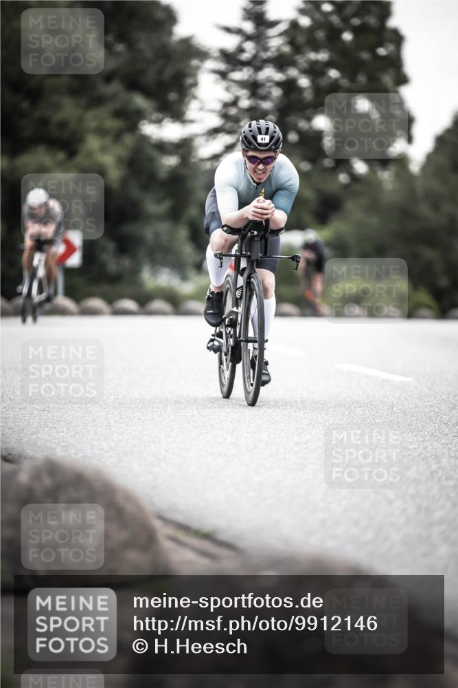 21.06.2026 - 29. Vierlanden-Triathlon H.Heesch http://msf.ph/oto/9912146 21.06.2026 09:51:21 Radfahren 32, 41, 42, 129, 228 meine-sportfotos.de