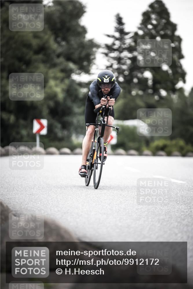 21.06.2026 - 29. Vierlanden-Triathlon H.Heesch http://msf.ph/oto/9912172 21.06.2026 09:51:25 Radfahren 32, 41, 42, 129 meine-sportfotos.de