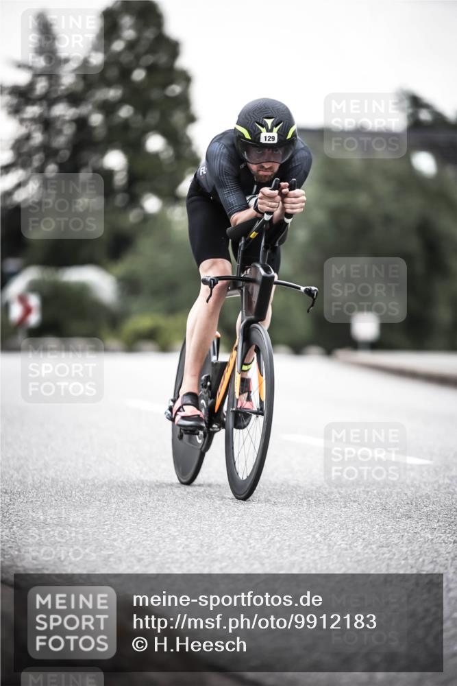 21.06.2026 - 29. Vierlanden-Triathlon H.Heesch http://msf.ph/oto/9912183 21.06.2026 09:51:26 Radfahren 32, 42, 129 meine-sportfotos.de