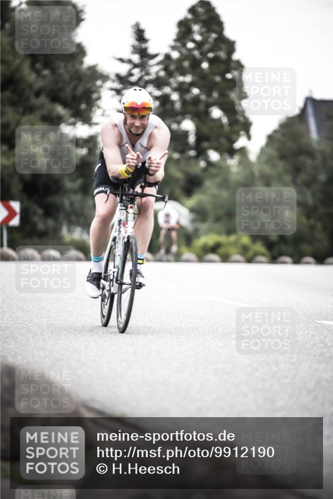 21.06.2026 - 29. Vierlanden-Triathlon H.Heesch http://msf.ph/oto/9912190 21.06.2026 09:52:01 Radfahren 61, 137, 211, 274, 300 meine-sportfotos.de
