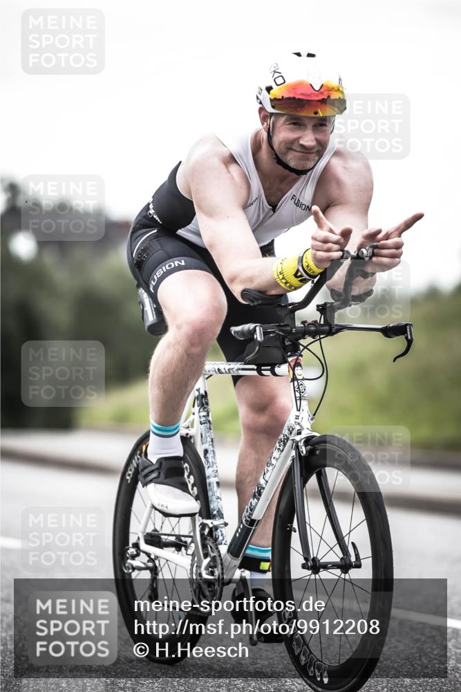 21.06.2026 - 29. Vierlanden-Triathlon H.Heesch http://msf.ph/oto/9912208 21.06.2026 09:52:02 Radfahren 61, 137, 211, 274, 300 meine-sportfotos.de