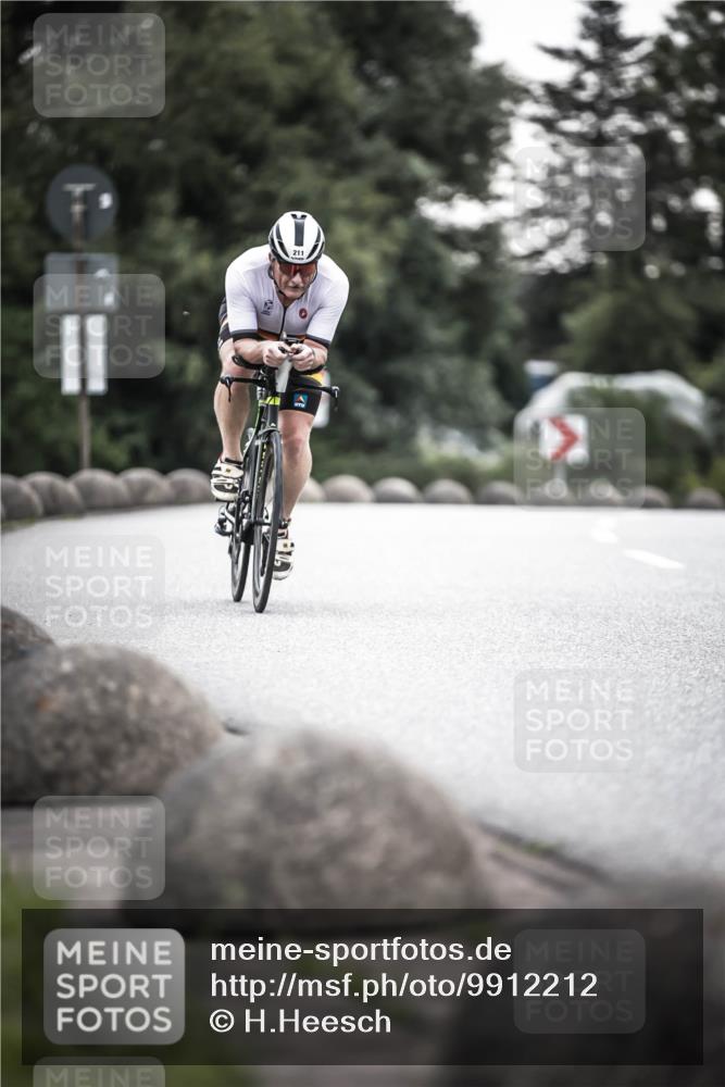 21.06.2026 - 29. Vierlanden-Triathlon H.Heesch http://msf.ph/oto/9912212 21.06.2026 09:52:06 Radfahren 76, 84, 132, 169, 211, 274, 300 meine-sportfotos.de