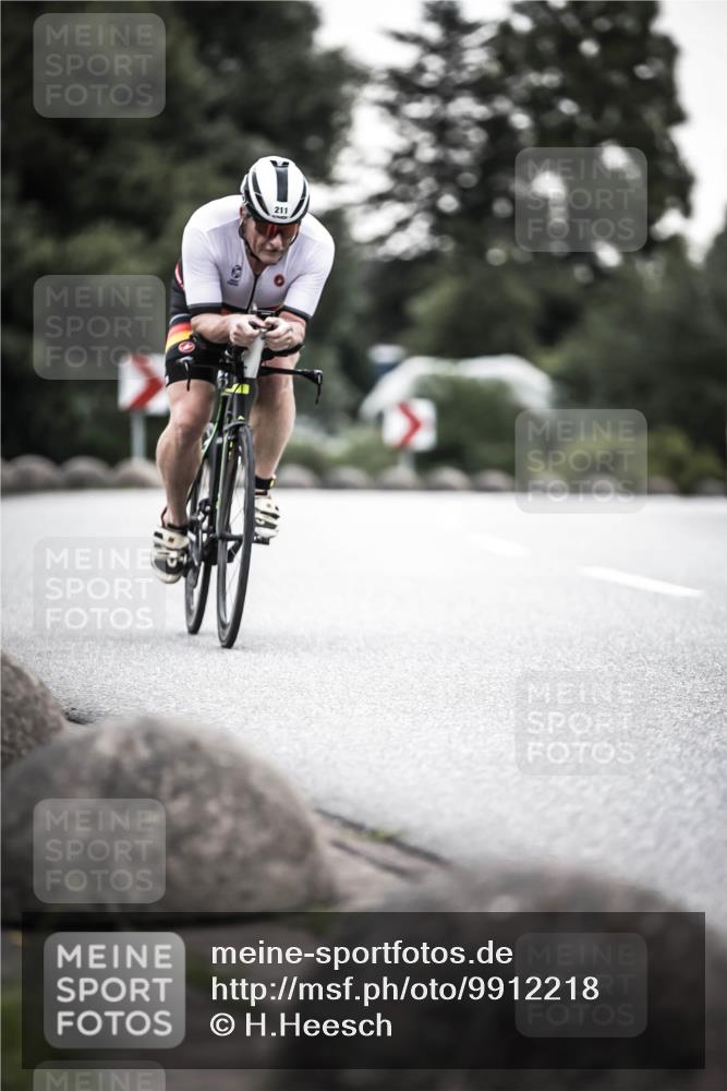 21.06.2026 - 29. Vierlanden-Triathlon H.Heesch http://msf.ph/oto/9912218 21.06.2026 09:52:06 Radfahren 76, 84, 132, 169, 211, 274, 300 meine-sportfotos.de