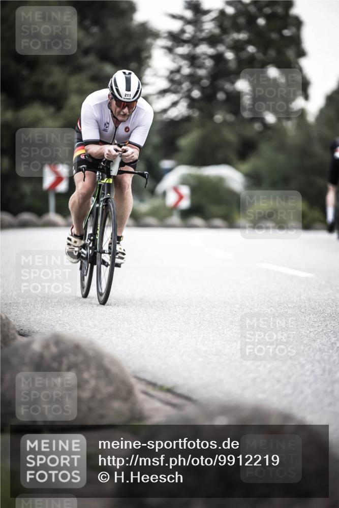 21.06.2026 - 29. Vierlanden-Triathlon H.Heesch http://msf.ph/oto/9912219 21.06.2026 09:52:06 Radfahren 76, 84, 132, 169, 211, 274, 300 meine-sportfotos.de