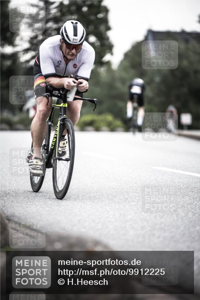 21.06.2026 - 29. Vierlanden-Triathlon H.Heesch http://msf.ph/oto/9912225 21.06.2026 09:52:07 Radfahren 76, 84, 132, 169, 211, 274, 300 meine-sportfotos.de