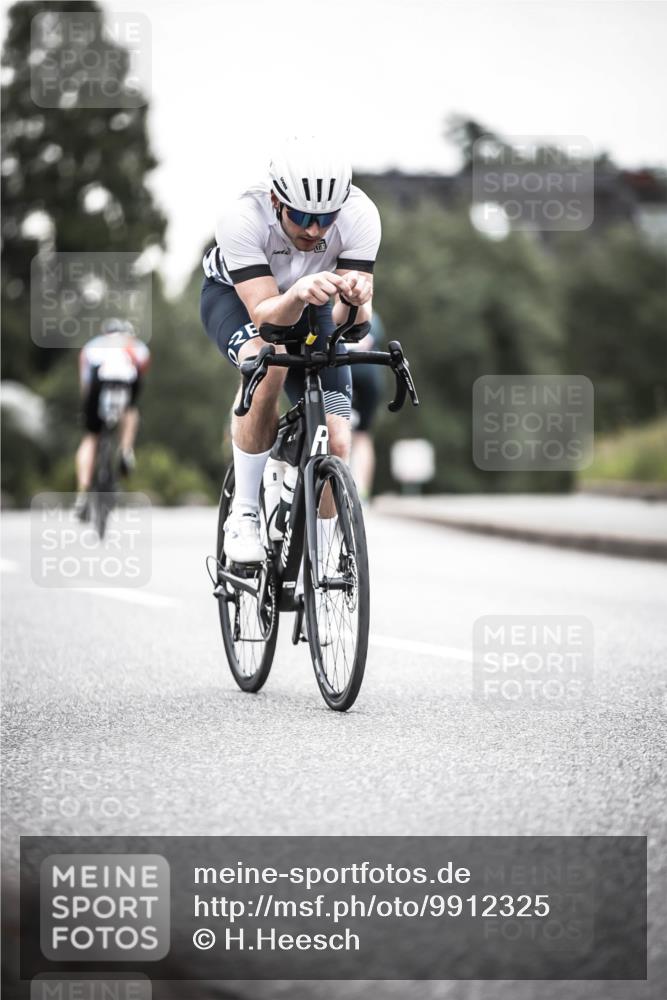 21.06.2026 - 29. Vierlanden-Triathlon H.Heesch http://msf.ph/oto/9912325 21.06.2026 09:53:34 Radfahren 51, 74, 79, 284, 302 meine-sportfotos.de