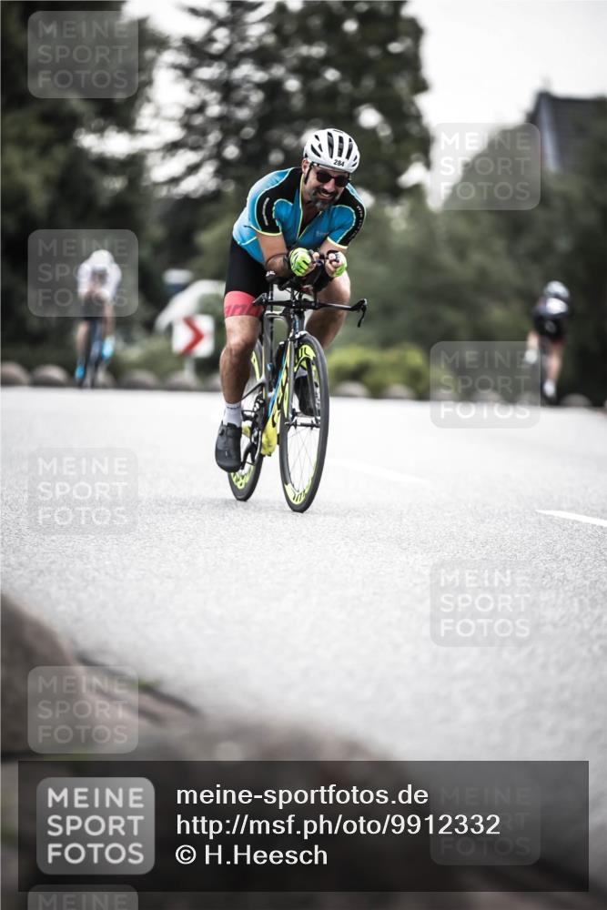 21.06.2026 - 29. Vierlanden-Triathlon H.Heesch http://msf.ph/oto/9912332 21.06.2026 09:53:41 Radfahren 72, 91, 106, 210, 266, 284 meine-sportfotos.de