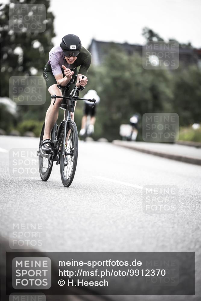 21.06.2026 - 29. Vierlanden-Triathlon H.Heesch http://msf.ph/oto/9912370 21.06.2026 09:54:03 Radfahren 45, 271 meine-sportfotos.de