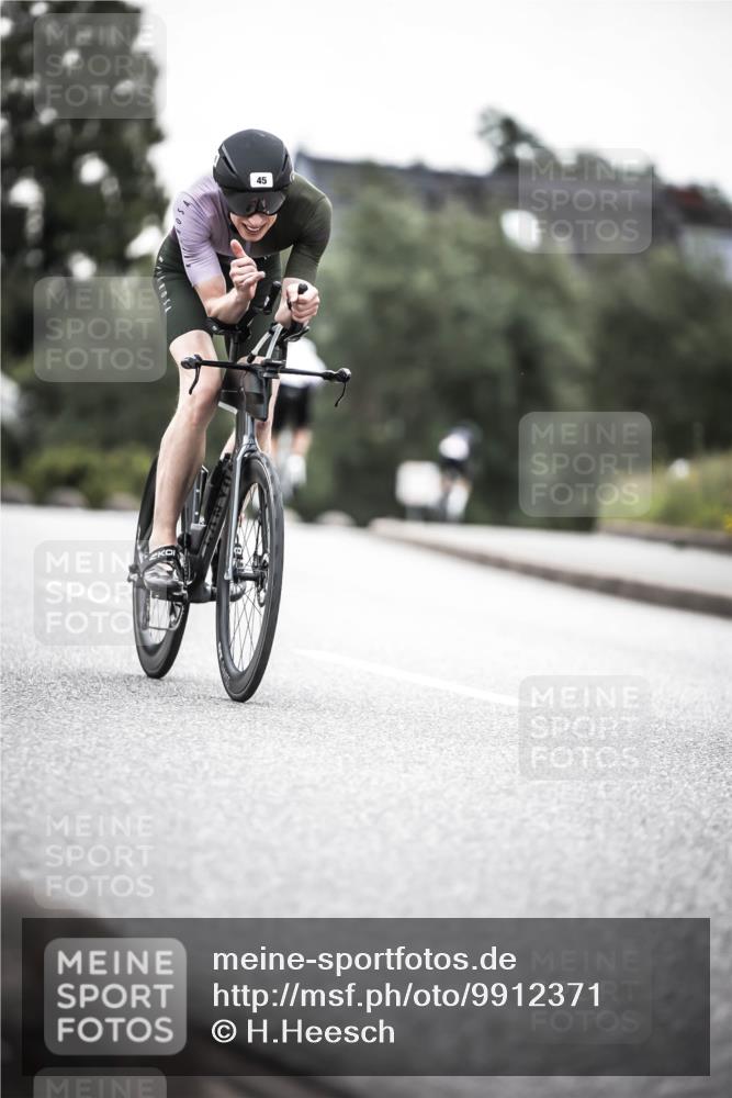 21.06.2026 - 29. Vierlanden-Triathlon H.Heesch http://msf.ph/oto/9912371 21.06.2026 09:54:03 Radfahren 45, 271 meine-sportfotos.de