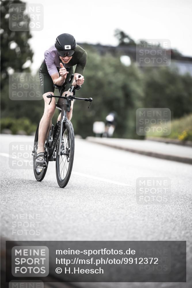 21.06.2026 - 29. Vierlanden-Triathlon H.Heesch http://msf.ph/oto/9912372 21.06.2026 09:54:03 Radfahren 45, 271 meine-sportfotos.de