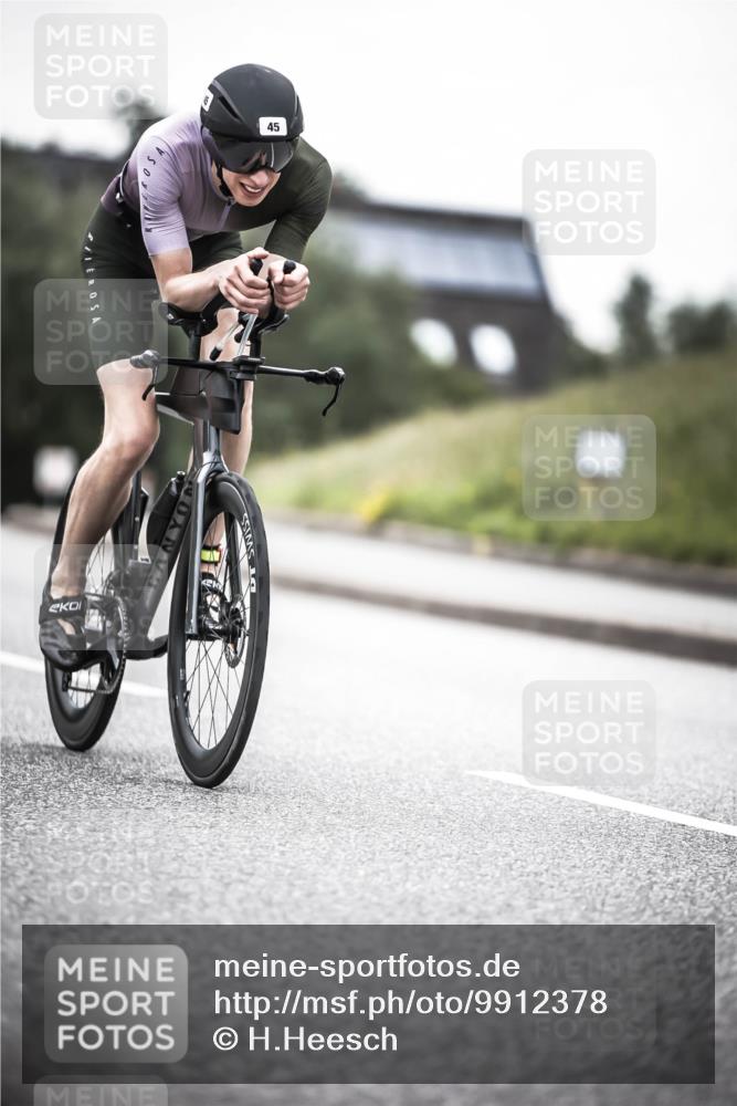 21.06.2026 - 29. Vierlanden-Triathlon H.Heesch http://msf.ph/oto/9912378 21.06.2026 09:54:04 Radfahren 45, 271 meine-sportfotos.de