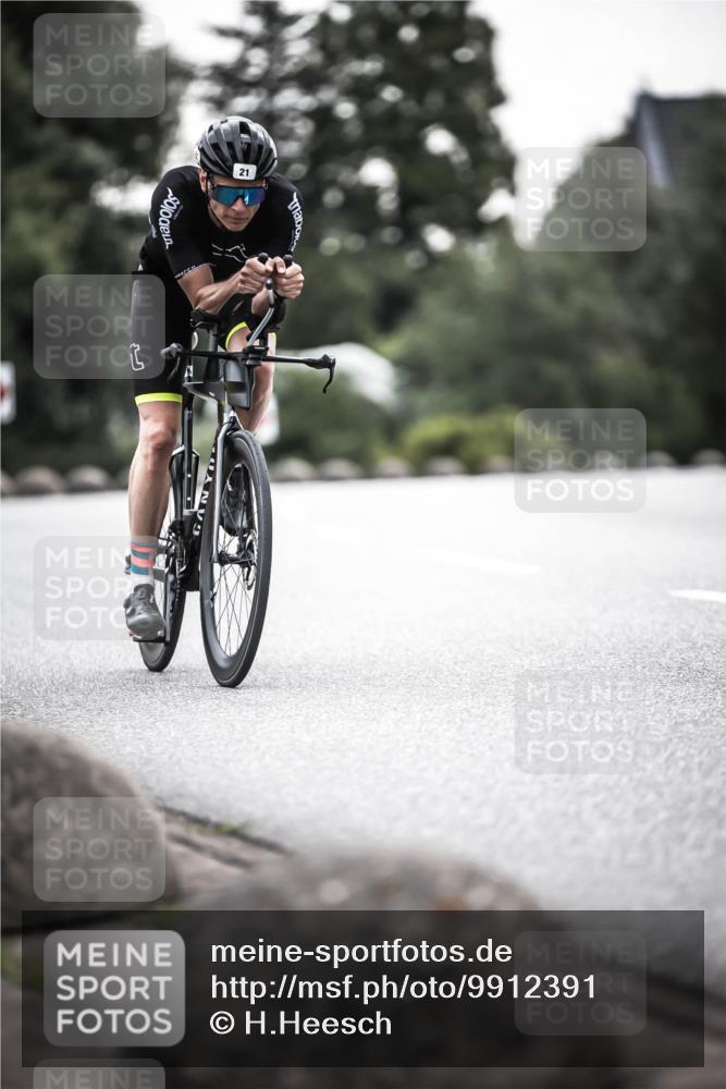 21.06.2026 - 29. Vierlanden-Triathlon H.Heesch http://msf.ph/oto/9912391 21.06.2026 09:54:16 Radfahren 21, 27, 164, 294 meine-sportfotos.de