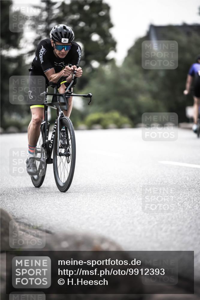 21.06.2026 - 29. Vierlanden-Triathlon H.Heesch http://msf.ph/oto/9912393 21.06.2026 09:54:17 Radfahren 21, 27, 164, 294 meine-sportfotos.de