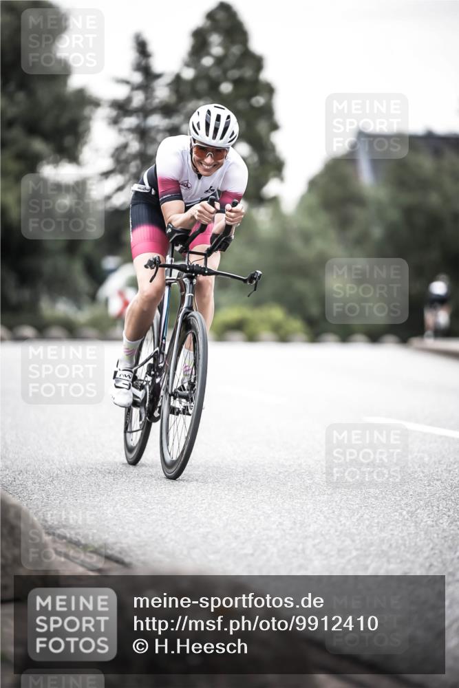 21.06.2026 - 29. Vierlanden-Triathlon H.Heesch http://msf.ph/oto/9912410 21.06.2026 09:54:33 Radfahren 4, 99, 141, 186, 226 meine-sportfotos.de