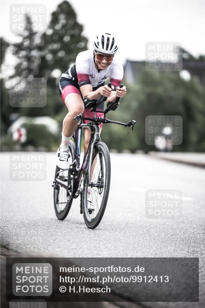 21.06.2026 - 29. Vierlanden-Triathlon H.Heesch http://msf.ph/oto/9912413 21.06.2026 09:54:33 Radfahren 4, 99, 141, 186, 226 meine-sportfotos.de