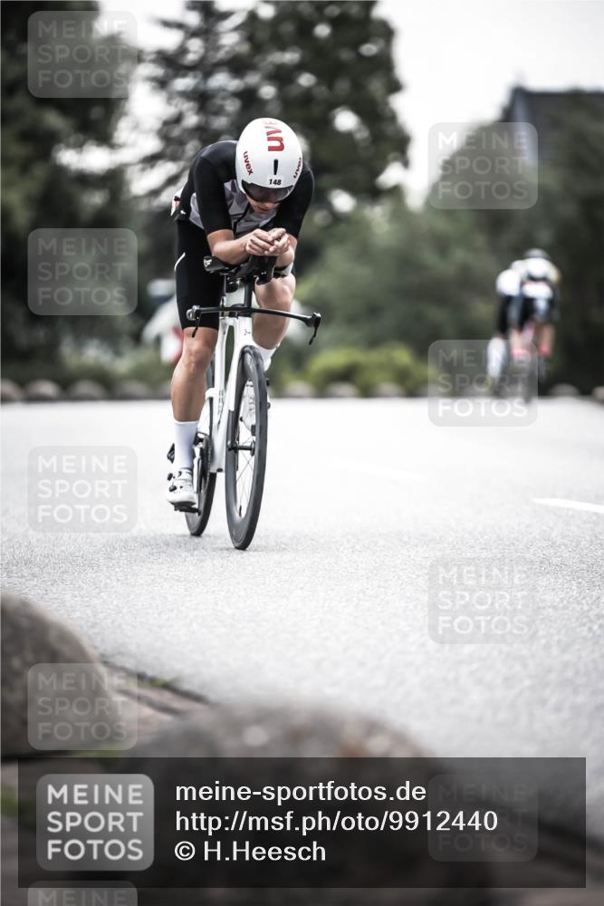 21.06.2026 - 29. Vierlanden-Triathlon H.Heesch http://msf.ph/oto/9912440 21.06.2026 09:55:00 Radfahren 128, 148, 292, 293 meine-sportfotos.de