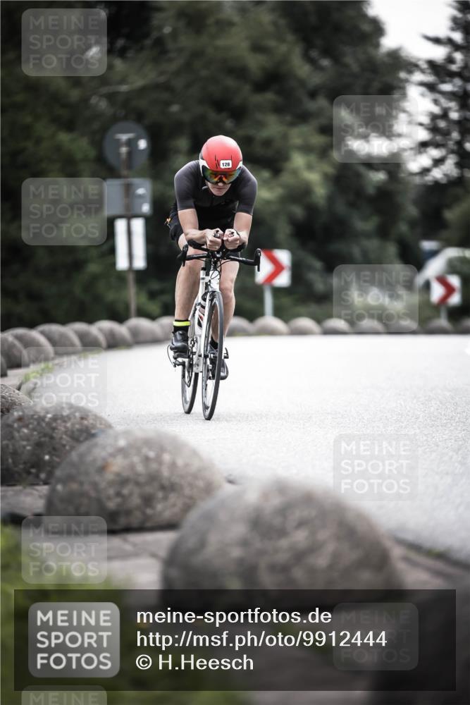 21.06.2026 - 29. Vierlanden-Triathlon H.Heesch http://msf.ph/oto/9912444 21.06.2026 09:55:02 Radfahren 128, 148, 264, 292 meine-sportfotos.de