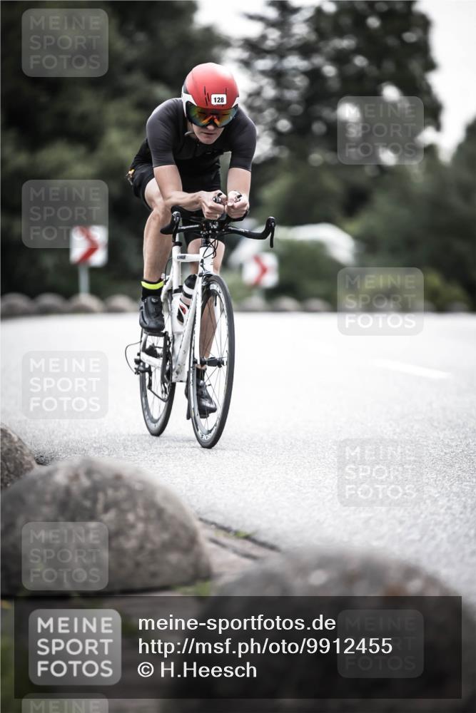 21.06.2026 - 29. Vierlanden-Triathlon H.Heesch http://msf.ph/oto/9912455 21.06.2026 09:55:03 Radfahren 128, 148, 264 meine-sportfotos.de