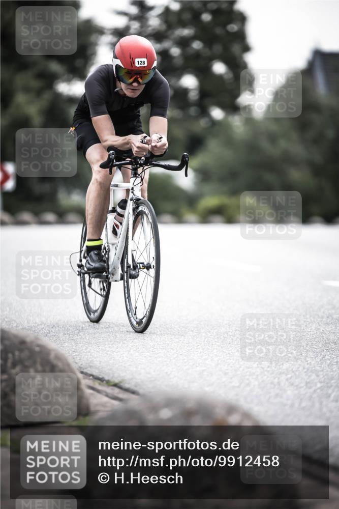 21.06.2026 - 29. Vierlanden-Triathlon H.Heesch http://msf.ph/oto/9912458 21.06.2026 09:55:03 Radfahren 128, 148, 264 meine-sportfotos.de