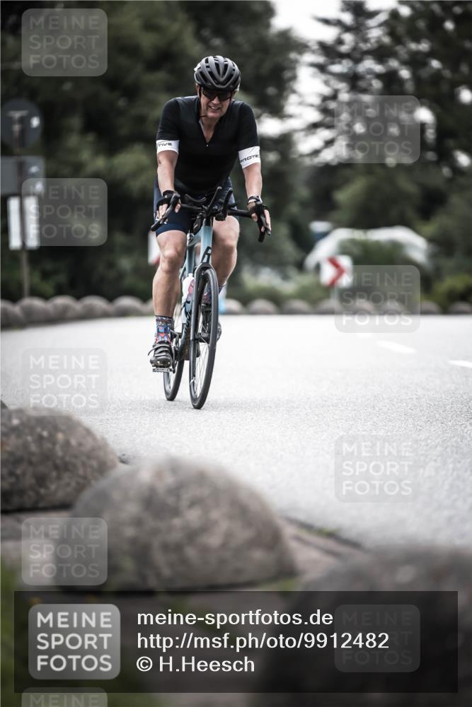 21.06.2026 - 29. Vierlanden-Triathlon H.Heesch http://msf.ph/oto/9912482 21.06.2026 09:55:34 Radfahren 142, 177, 184, 235, 252 meine-sportfotos.de