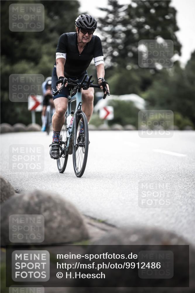 21.06.2026 - 29. Vierlanden-Triathlon H.Heesch http://msf.ph/oto/9912486 21.06.2026 09:55:35 Radfahren 142, 177, 184, 235, 252 meine-sportfotos.de