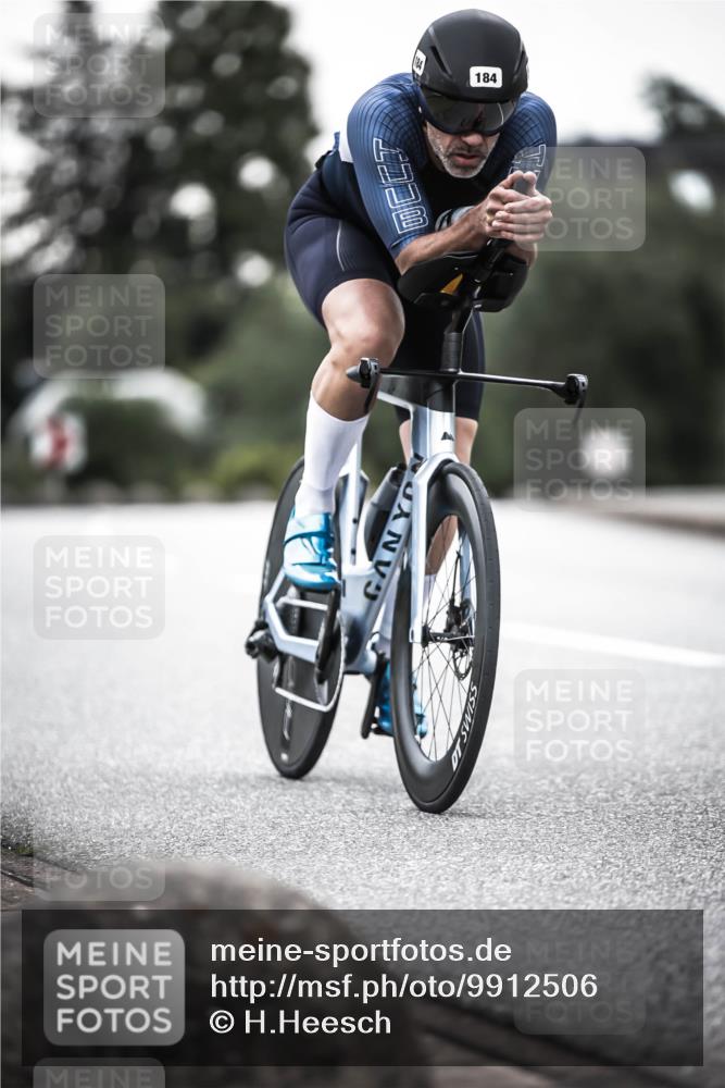 21.06.2026 - 29. Vierlanden-Triathlon H.Heesch http://msf.ph/oto/9912506 21.06.2026 09:55:38 Radfahren 142, 177, 184, 252 meine-sportfotos.de