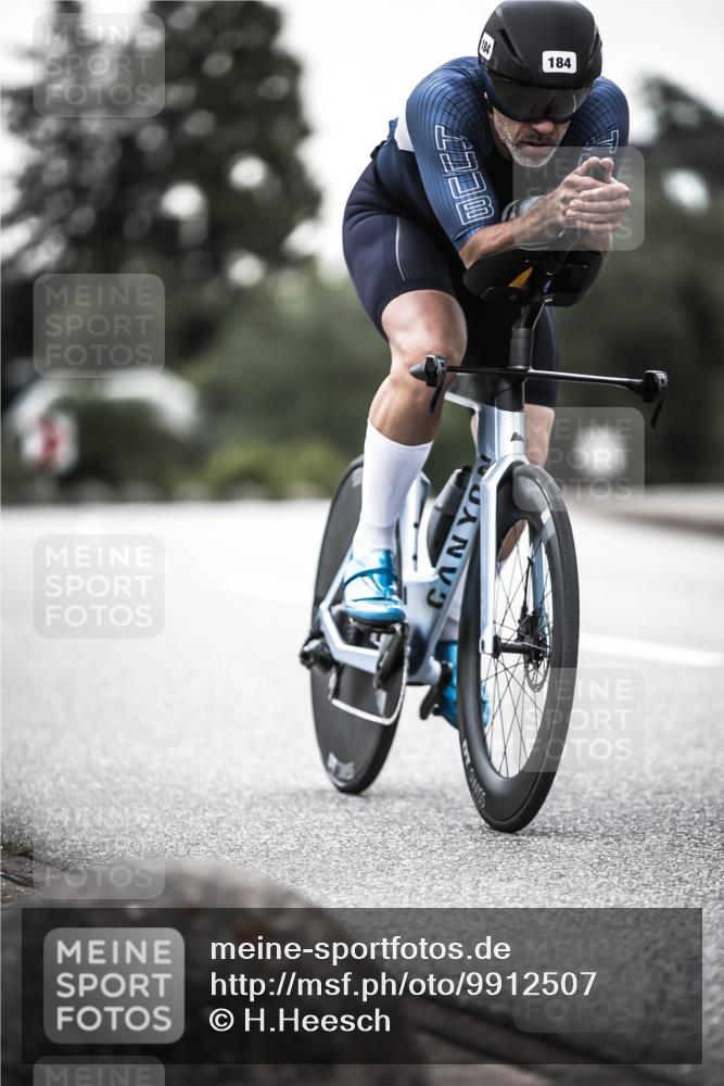 21.06.2026 - 29. Vierlanden-Triathlon H.Heesch http://msf.ph/oto/9912507 21.06.2026 09:55:38 Radfahren 142, 177, 184, 252 meine-sportfotos.de