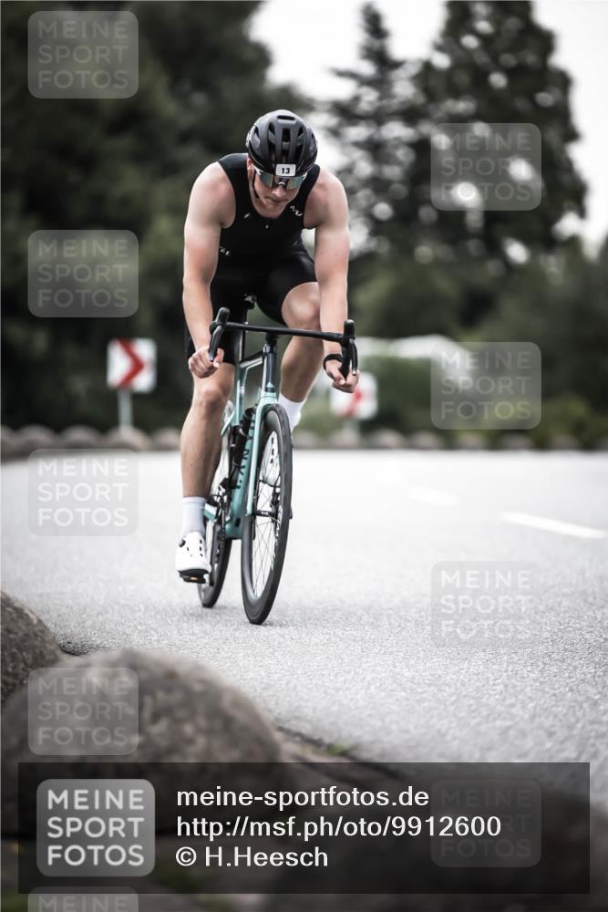 21.06.2026 - 29. Vierlanden-Triathlon H.Heesch http://msf.ph/oto/9912600 21.06.2026 09:56:47 Radfahren 12, 13 meine-sportfotos.de
