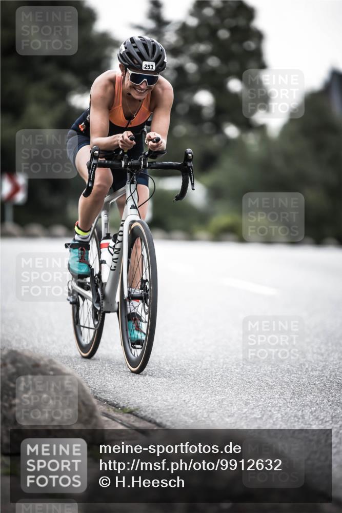 21.06.2026 - 29. Vierlanden-Triathlon H.Heesch http://msf.ph/oto/9912632 21.06.2026 09:57:09 Radfahren 243, 253 meine-sportfotos.de
