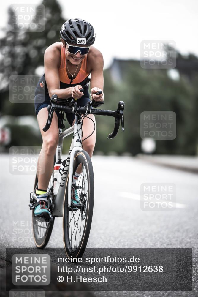 21.06.2026 - 29. Vierlanden-Triathlon H.Heesch http://msf.ph/oto/9912638 21.06.2026 09:57:09 Radfahren 243, 253 meine-sportfotos.de