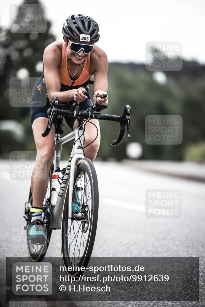 21.06.2026 - 29. Vierlanden-Triathlon H.Heesch http://msf.ph/oto/9912639 21.06.2026 09:57:09 Radfahren 243, 253 meine-sportfotos.de