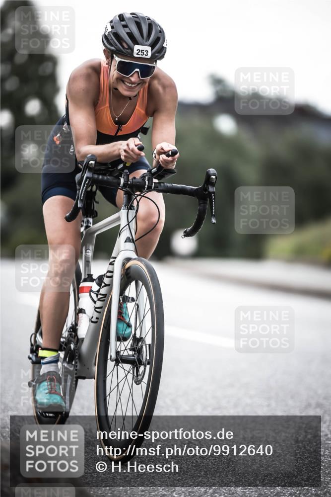 21.06.2026 - 29. Vierlanden-Triathlon H.Heesch http://msf.ph/oto/9912640 21.06.2026 09:57:09 Radfahren 243, 253 meine-sportfotos.de