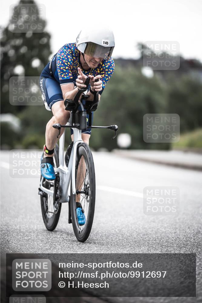 21.06.2026 - 29. Vierlanden-Triathlon H.Heesch http://msf.ph/oto/9912697 21.06.2026 09:57:49 Radfahren 145, 147 meine-sportfotos.de