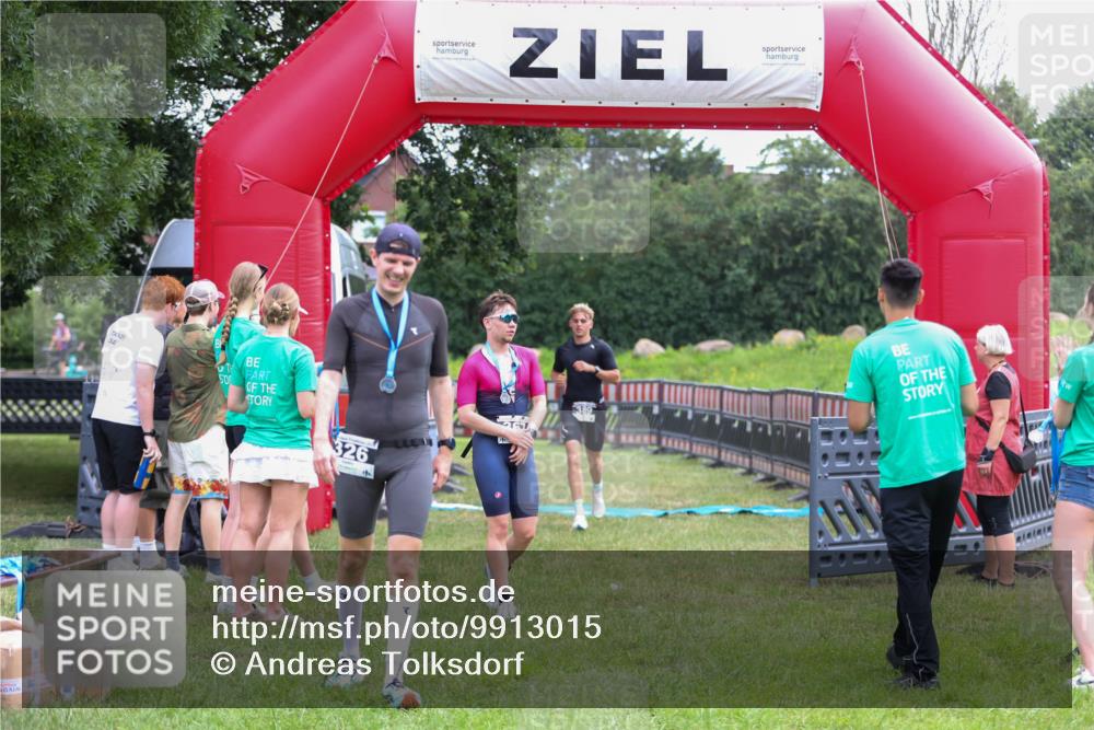 21.06.2026 - 29. Vierlanden-Triathlon Andreas Tolksdorf http://msf.ph/oto/9913015 21.06.2026 10:59:07 Ziel  meine-sportfotos.de