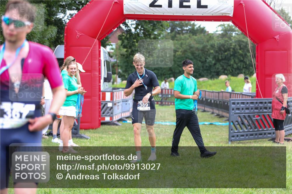 21.06.2026 - 29. Vierlanden-Triathlon Andreas Tolksdorf http://msf.ph/oto/9913027 21.06.2026 10:59:15 Ziel  meine-sportfotos.de