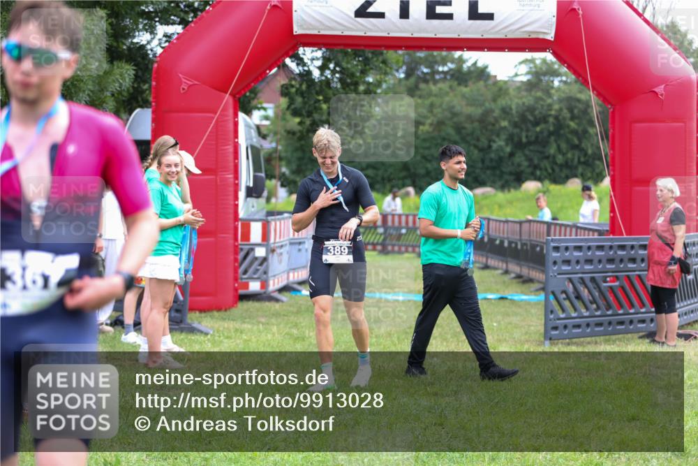 21.06.2026 - 29. Vierlanden-Triathlon Andreas Tolksdorf http://msf.ph/oto/9913028 21.06.2026 10:59:15 Ziel  meine-sportfotos.de