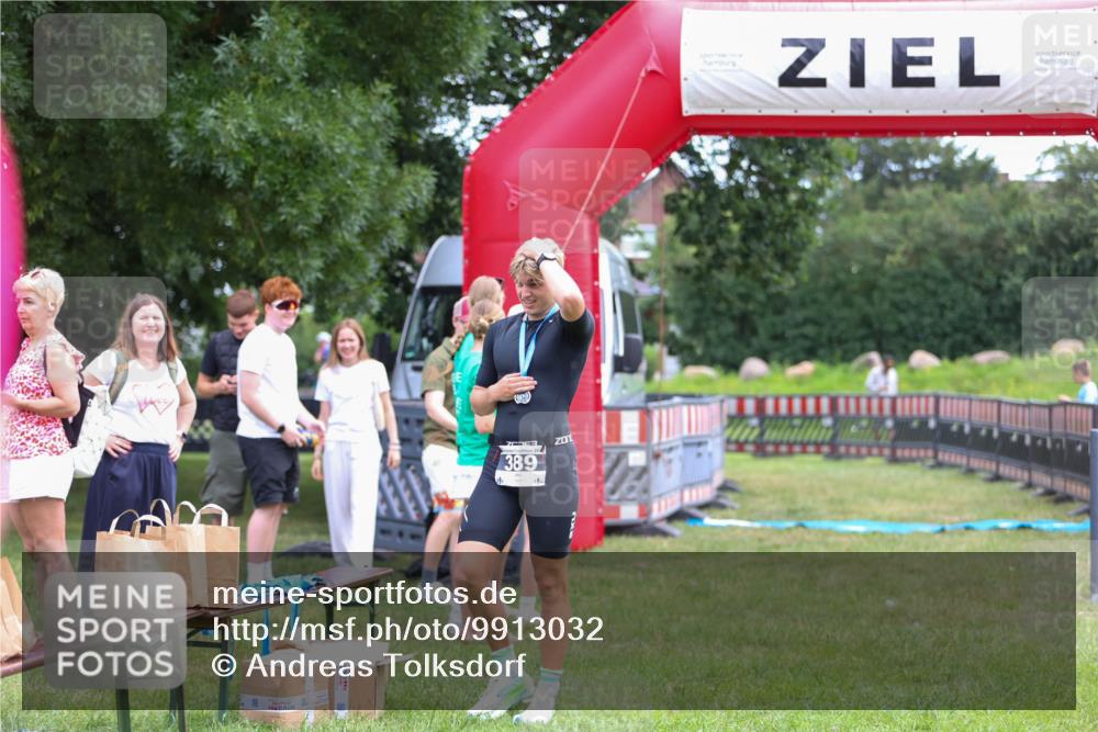 21.06.2026 - 29. Vierlanden-Triathlon Andreas Tolksdorf http://msf.ph/oto/9913032 21.06.2026 10:59:17 Ziel  meine-sportfotos.de