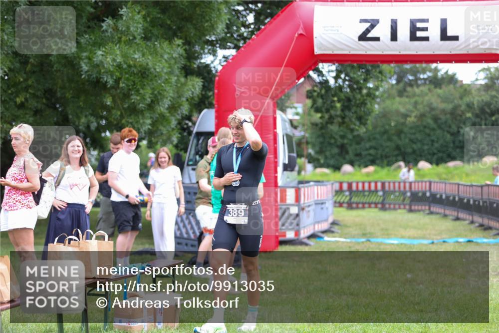 21.06.2026 - 29. Vierlanden-Triathlon Andreas Tolksdorf http://msf.ph/oto/9913035 21.06.2026 10:59:17 Ziel  meine-sportfotos.de