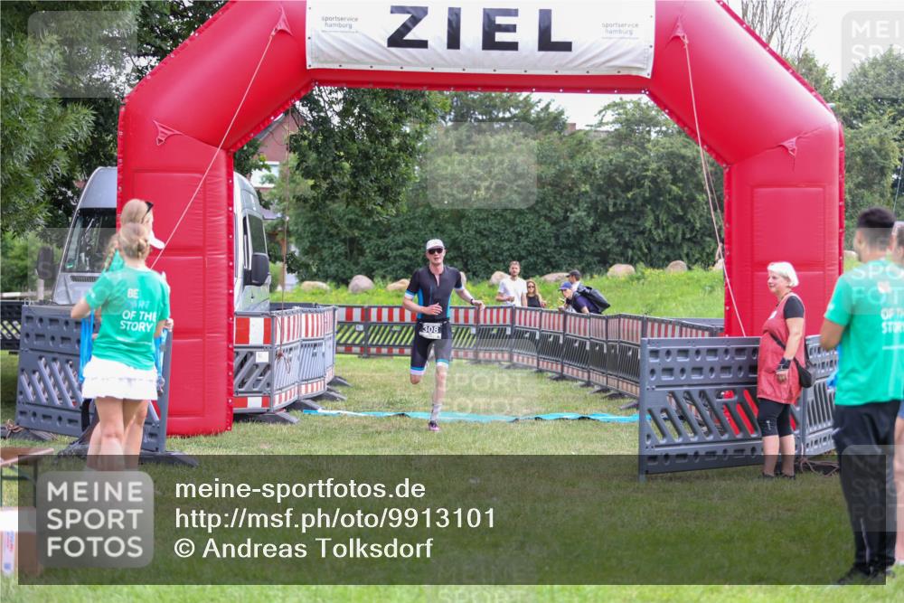 21.06.2026 - 29. Vierlanden-Triathlon Andreas Tolksdorf http://msf.ph/oto/9913101 21.06.2026 11:00:40 Ziel 308 meine-sportfotos.de
