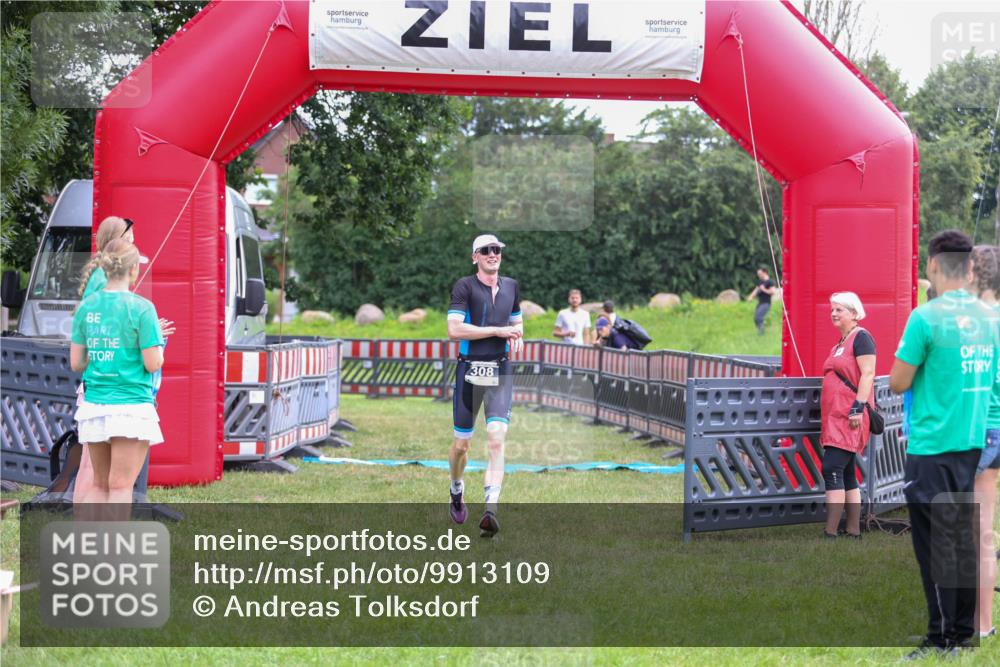 21.06.2026 - 29. Vierlanden-Triathlon Andreas Tolksdorf http://msf.ph/oto/9913109 21.06.2026 11:00:41 Ziel 308 meine-sportfotos.de