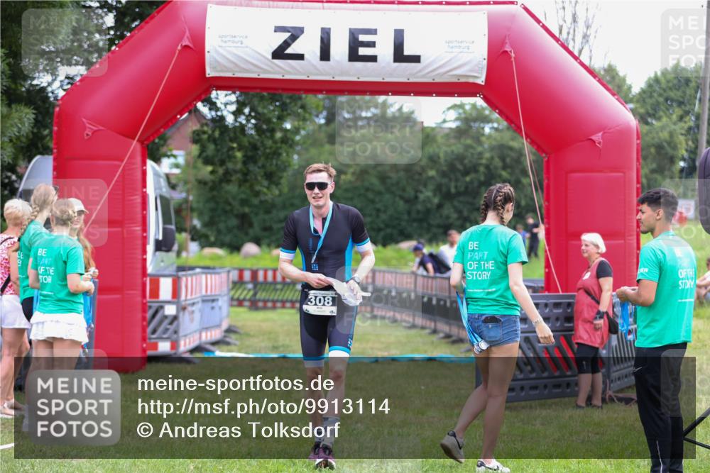 21.06.2026 - 29. Vierlanden-Triathlon Andreas Tolksdorf http://msf.ph/oto/9913114 21.06.2026 11:00:46 Ziel 414 meine-sportfotos.de