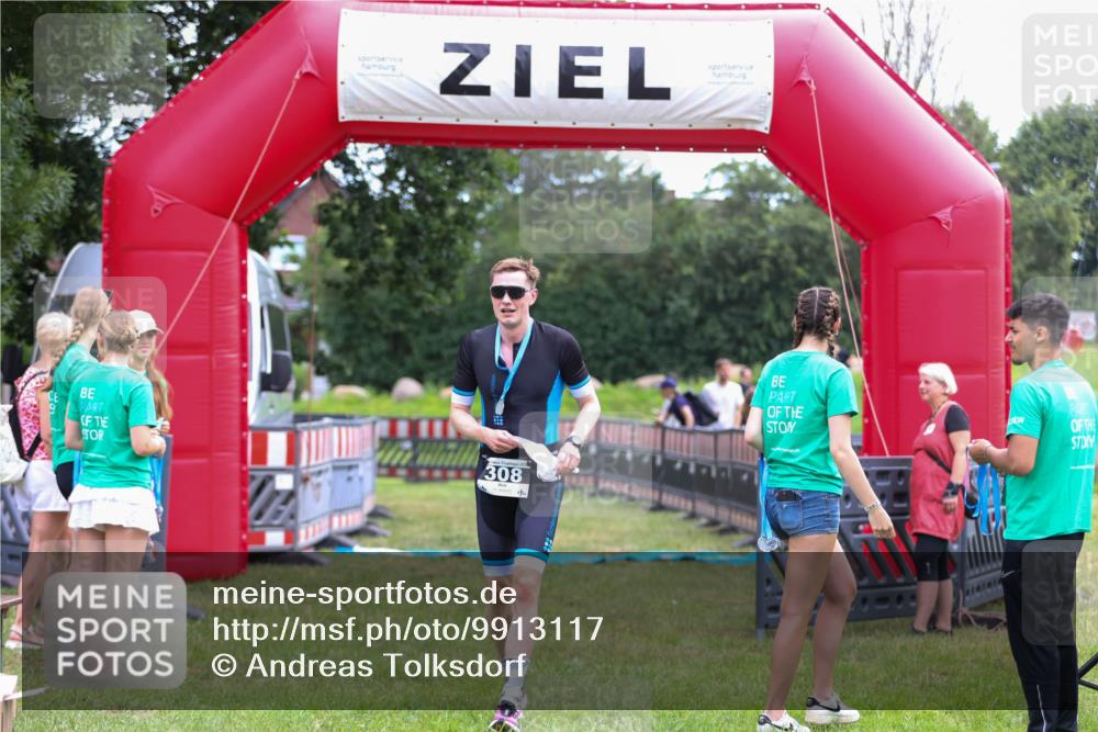 21.06.2026 - 29. Vierlanden-Triathlon Andreas Tolksdorf http://msf.ph/oto/9913117 21.06.2026 11:00:46 Ziel 414 meine-sportfotos.de